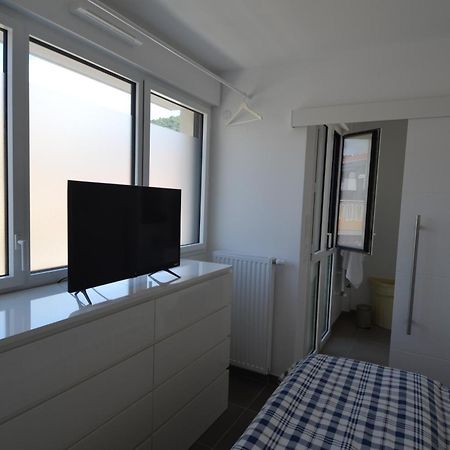 Villa Smolett - Appartement Cosy Au Coeur Du Quartier Du Port Nisa Exterior foto
